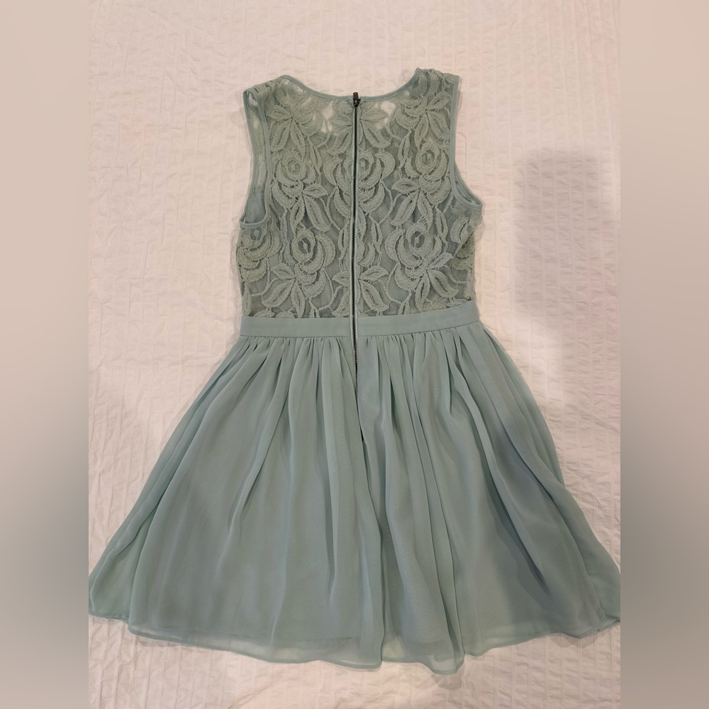 BCBG Mint Color dress size 4 Small - Picture 5 of 7